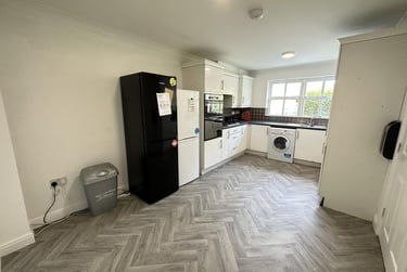 6 bed flat, Schuster Road, Victoria Park, Manchester, M145LX - Image 4